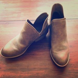 American Thread Ankle Booties - Camel - Size 8